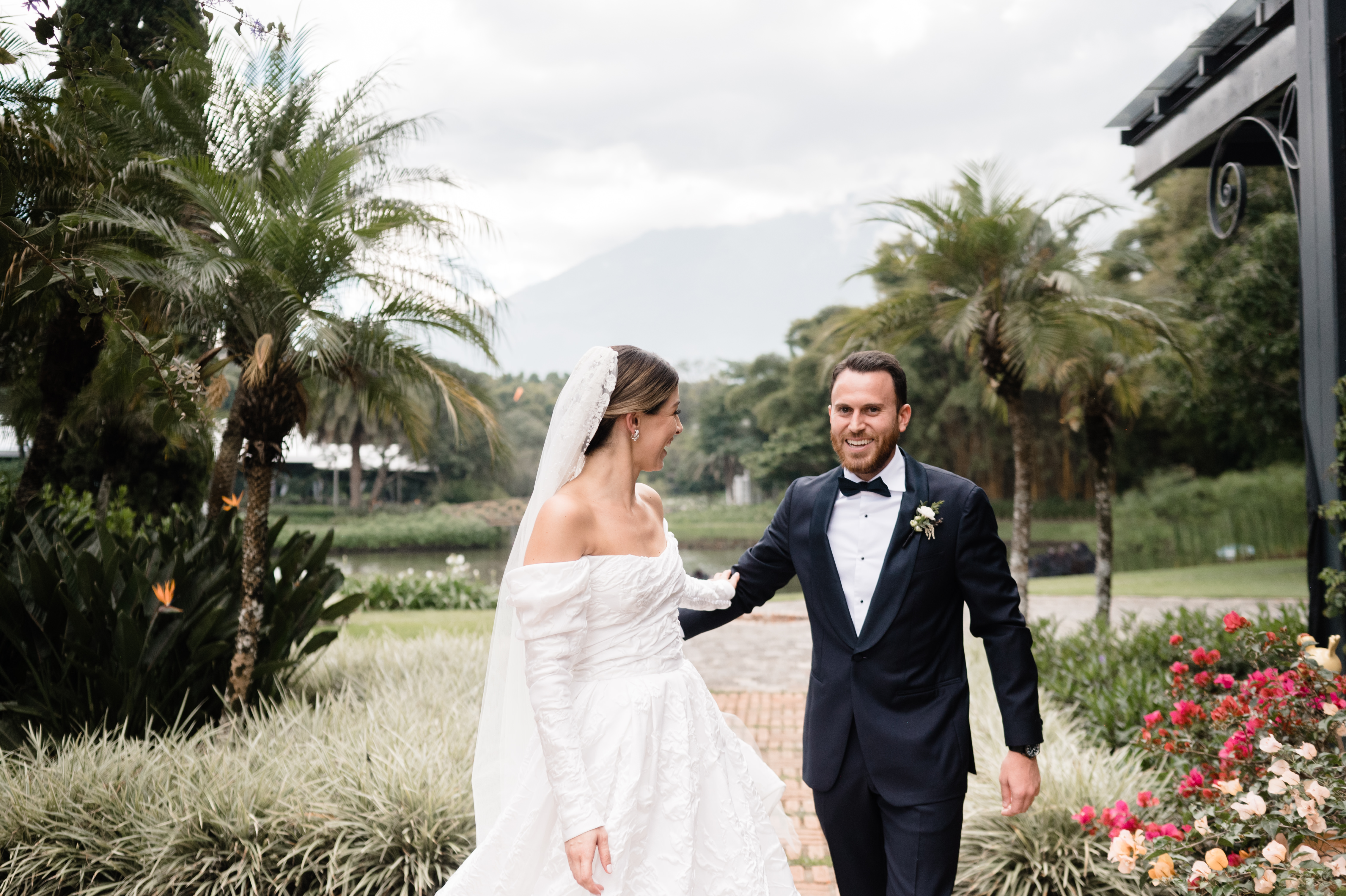 Ariela  & Alejandro wedding photo